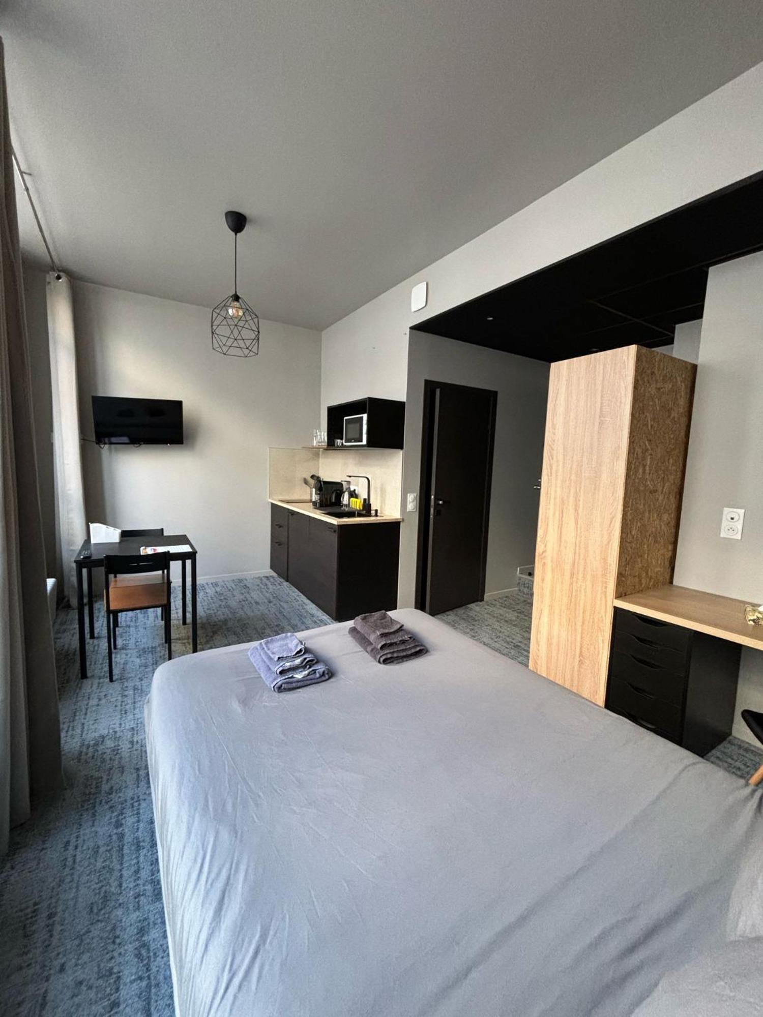 Le 12 Wifi Cosy Parking Gratuit Apartment Saint-Etienne  Ngoại thất bức ảnh