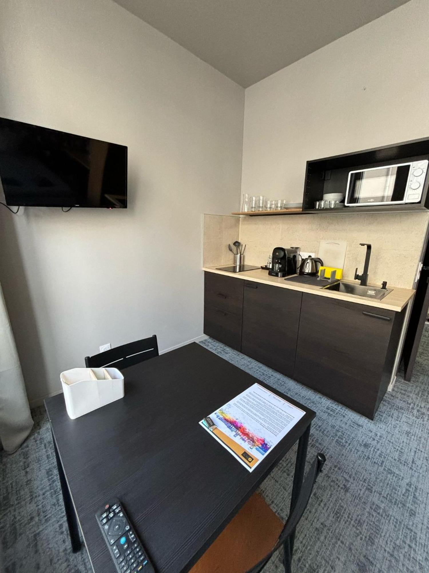 Le 12 Wifi Cosy Parking Gratuit Apartment Saint-Etienne  Ngoại thất bức ảnh