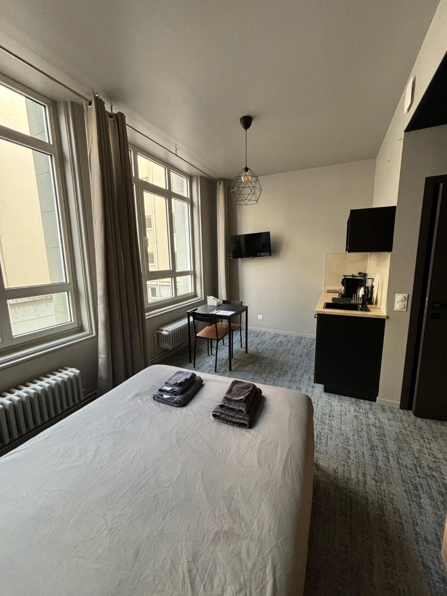 Le 12 Wifi Cosy Parking Gratuit Apartment Saint-Etienne  Ngoại thất bức ảnh